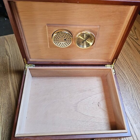 Vintage Humidor Cigar Lined Storage Box with Hygrometer Desktop Wooden Brown - Picture 1 of 7